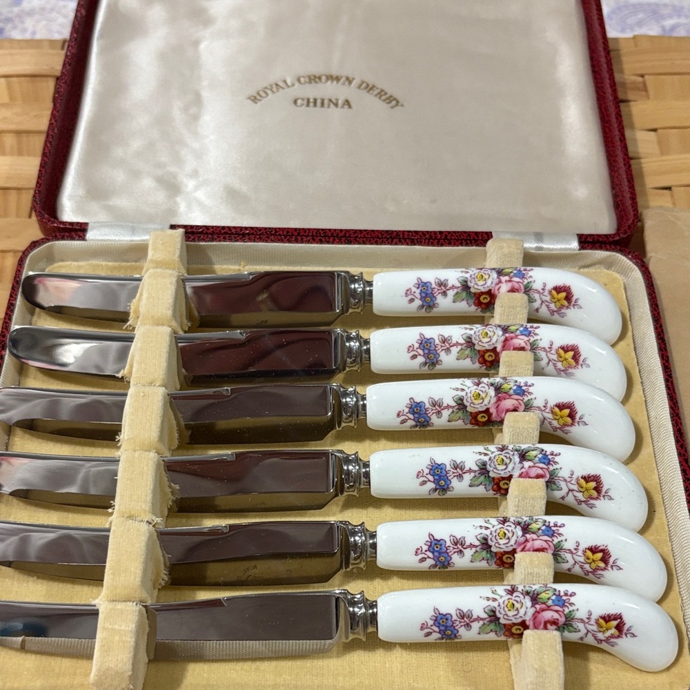 Royal Crown Derby Floral Handle Knives Set